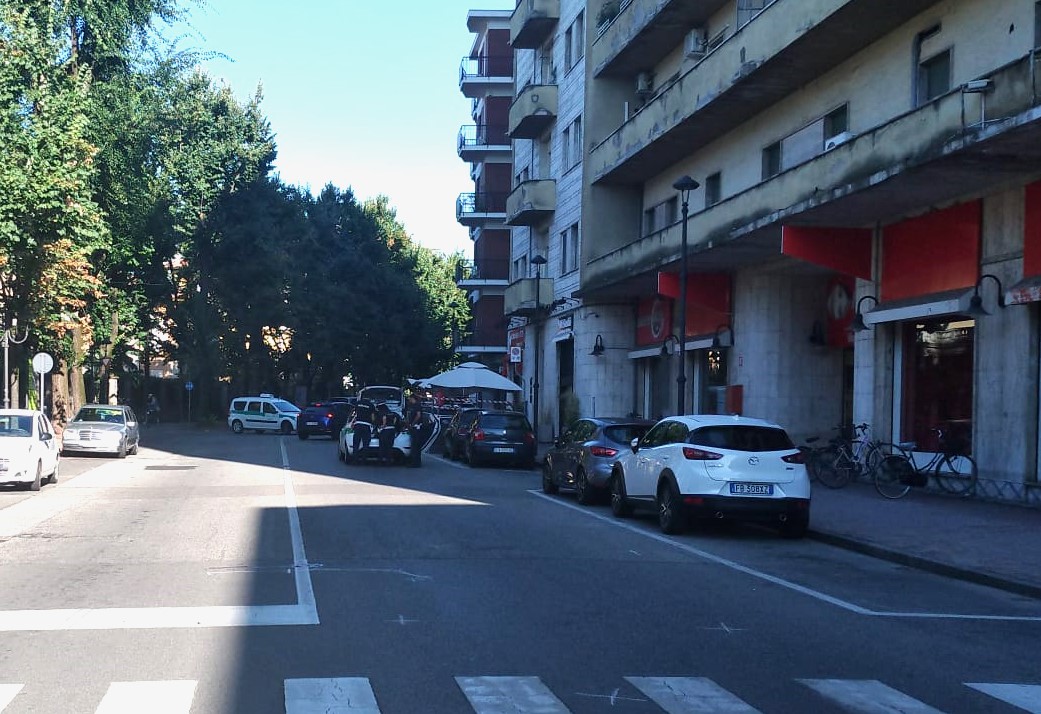 VERCELLI VIA XX SETTEMBRE – Investita da un’auto Signora sulle strisce