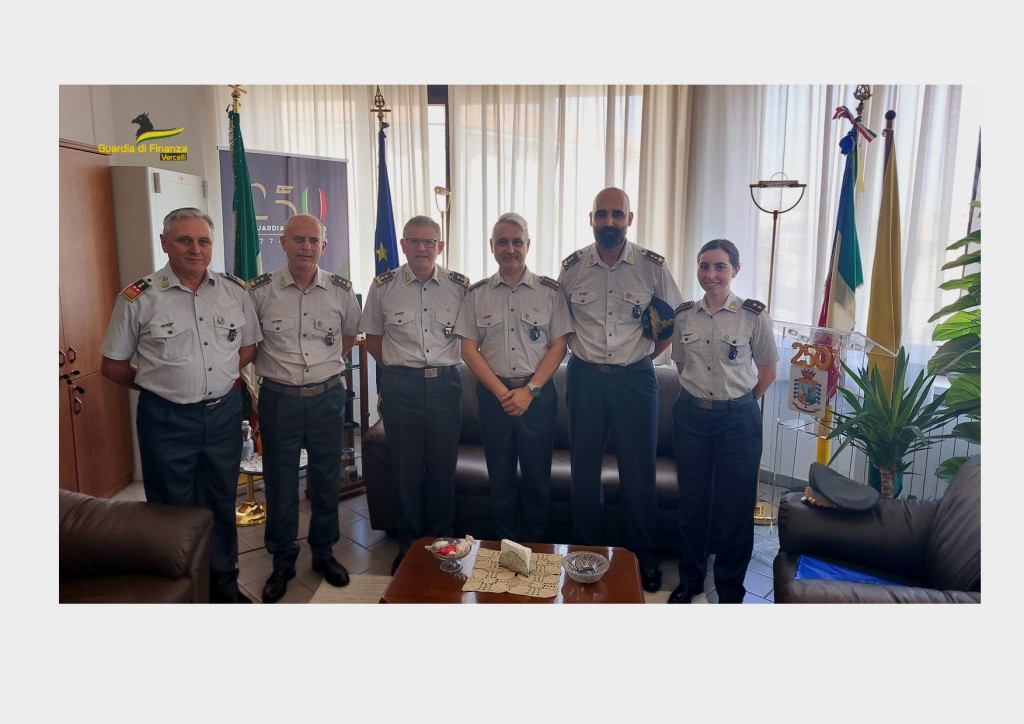 GUARDIA DI FINANZA VERCELLI – Il Comandante Benedetto Lipari visita il Comando Provinciale