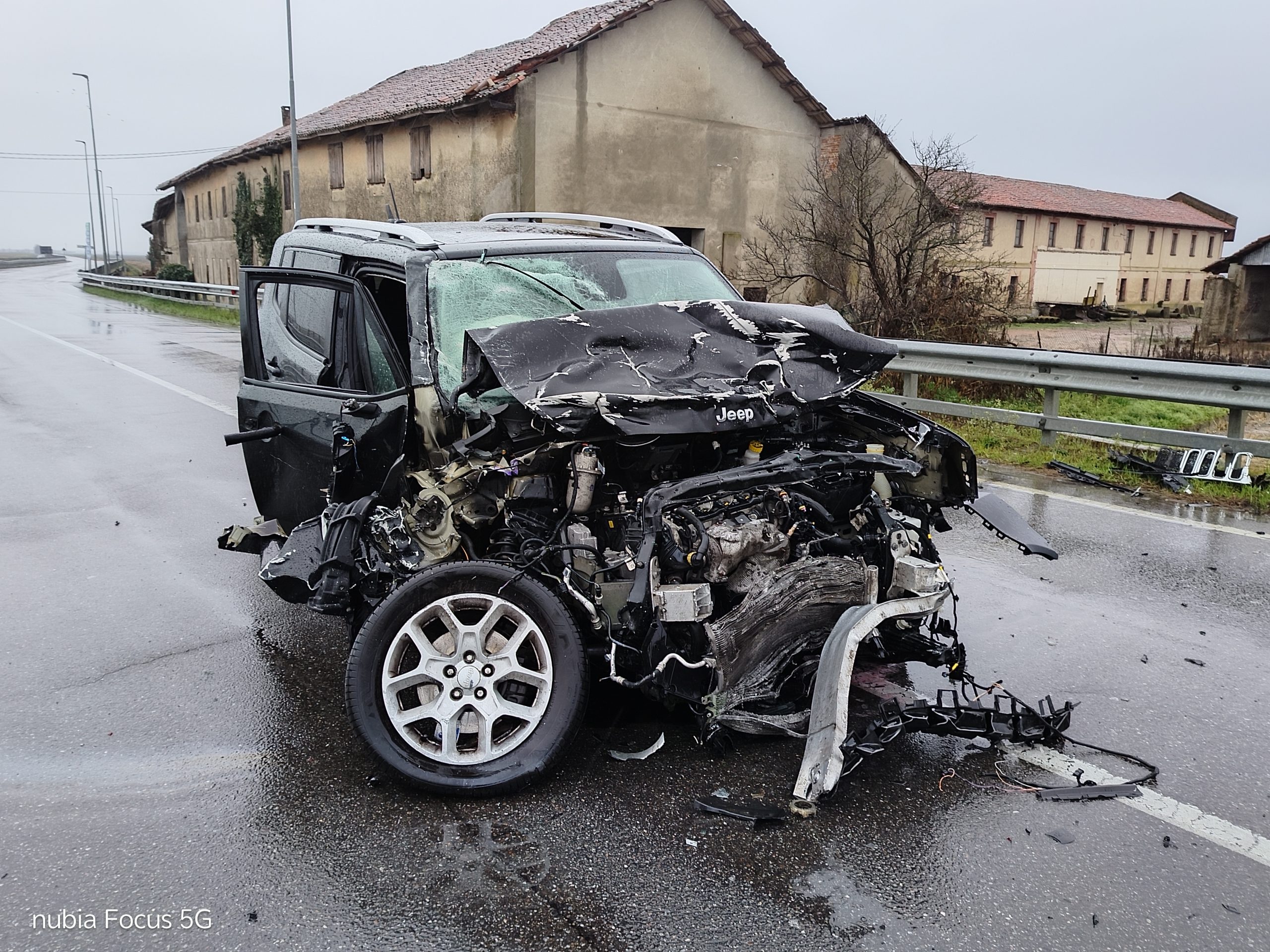 VERCELLI / SAN GERMANO VERCELLESE – Violenta collisione tra due auto: tre feriti
