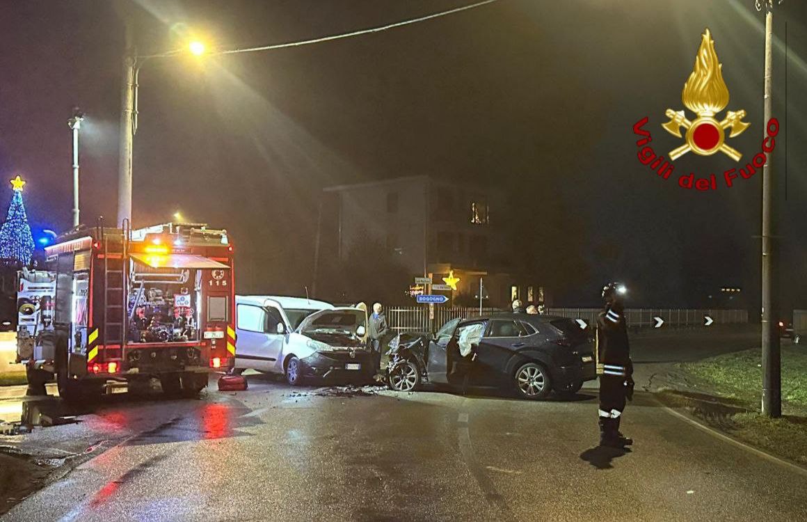 BORGOMANERO – Incidente stradale, coinvolte due auto